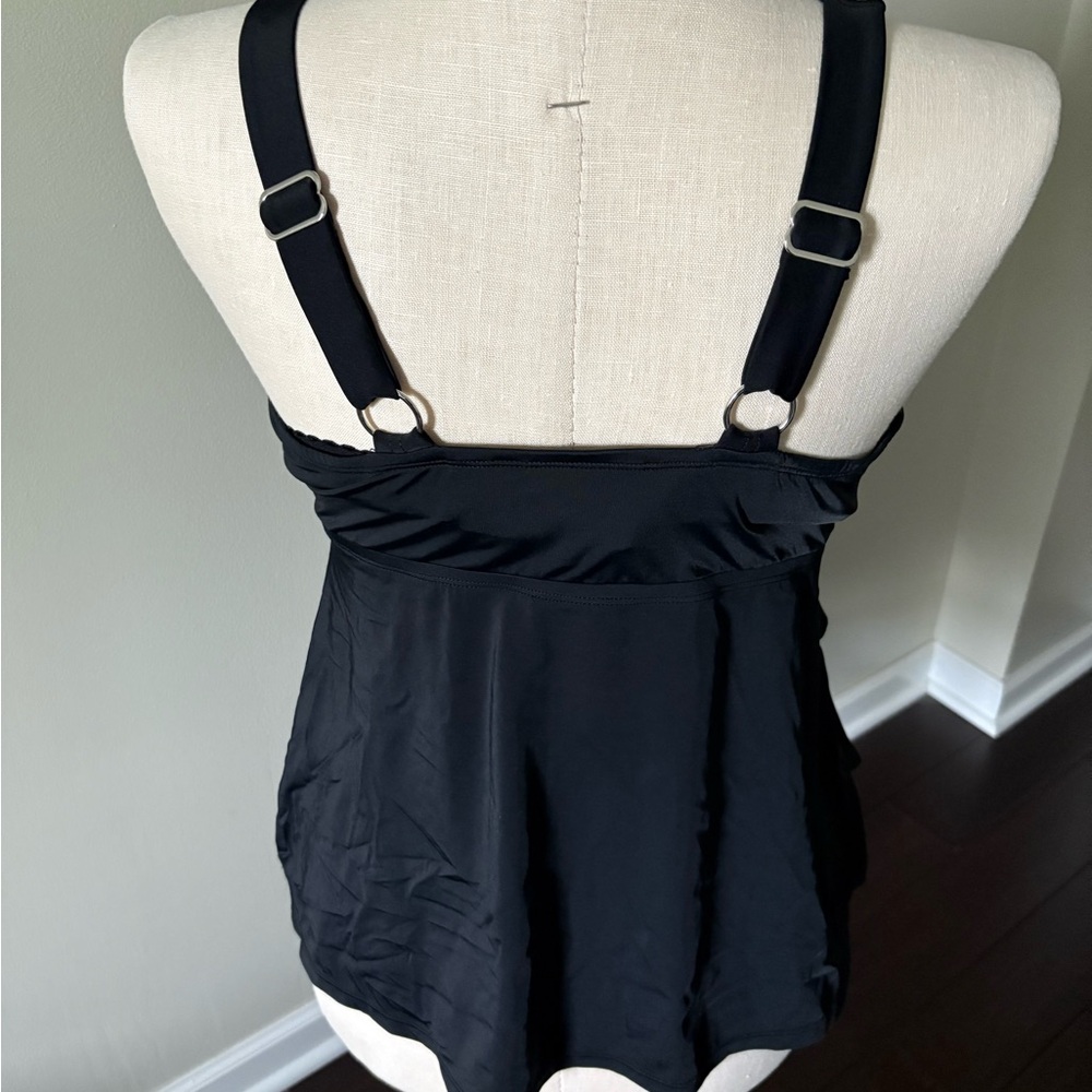 Avenue black ruffled swim top NWOT - Picture 2 of 4